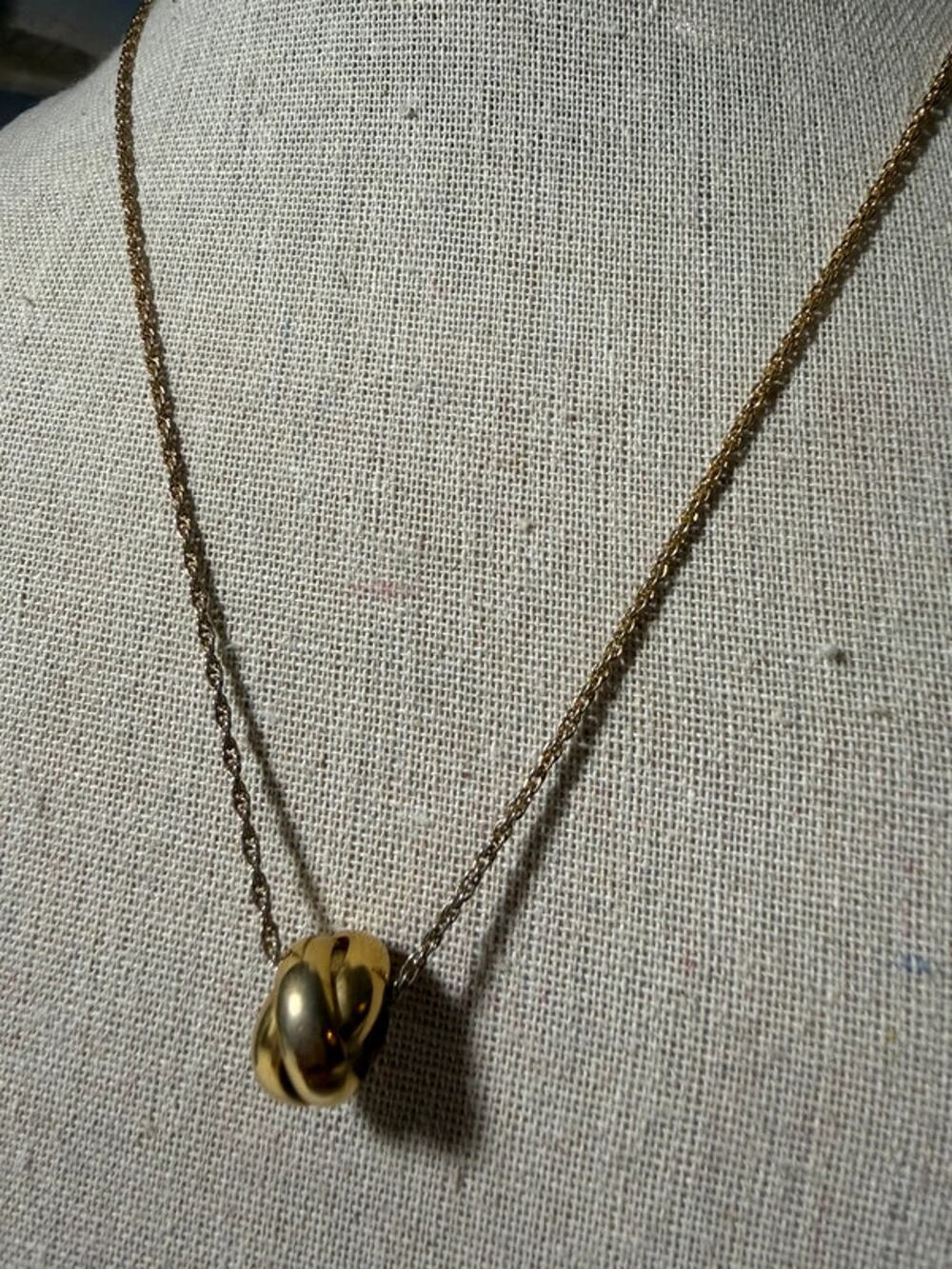 Vintage Crown Trifari Gold Tone Lovers Knot Pendant Necklace Signed